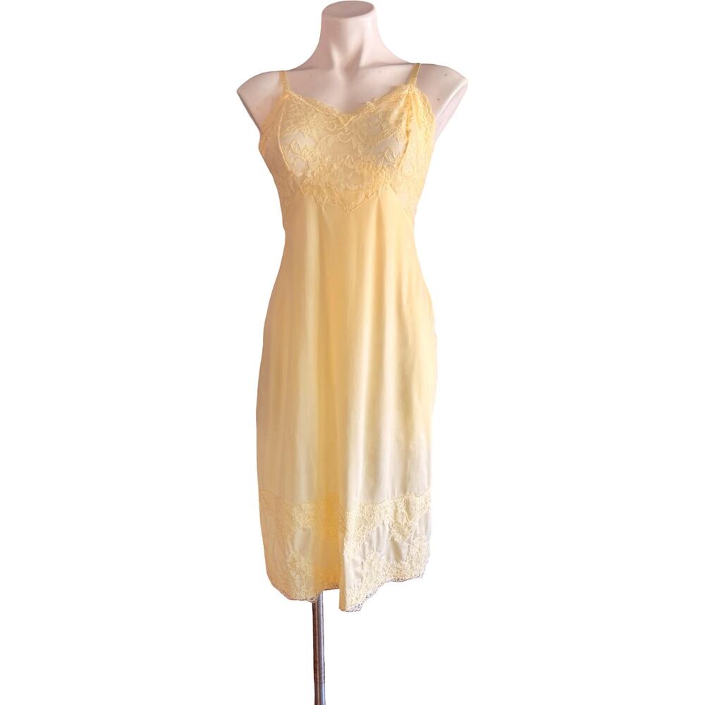 Vintage Van Raalte Yellow Lace Nylon Full Slip 1960s Opaquelon 36